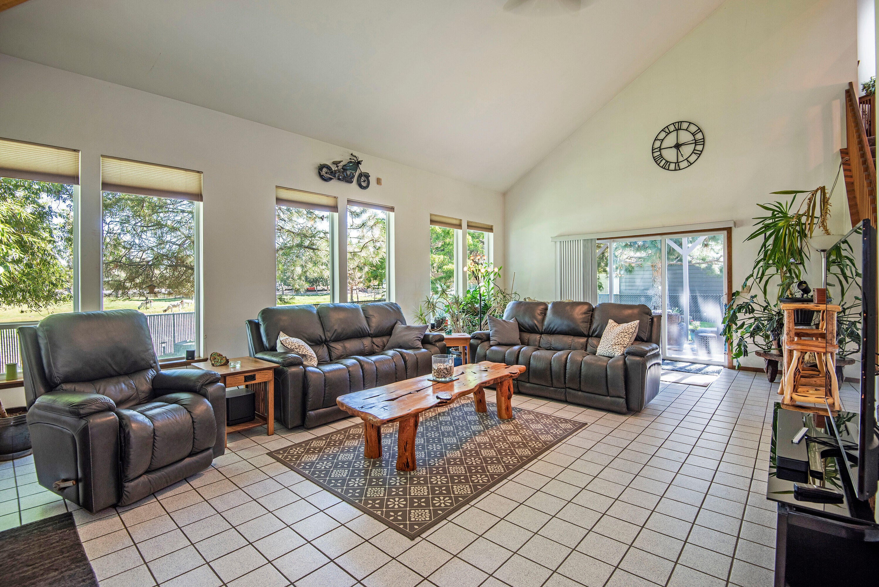 62227 Powell Butte Road Bend, OR 97701 - Photo 14 of 63 Main Level Living