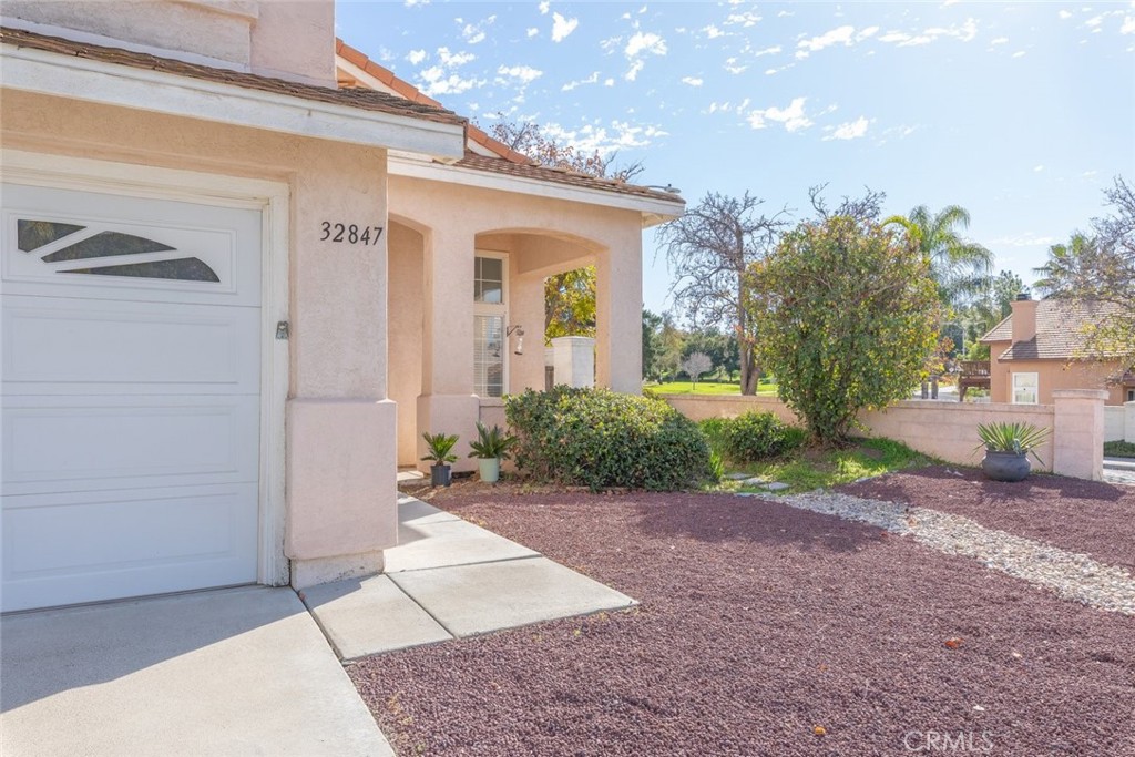 32847 Saskia Pass Temecula, CA 92592 - Photo 5 of 36