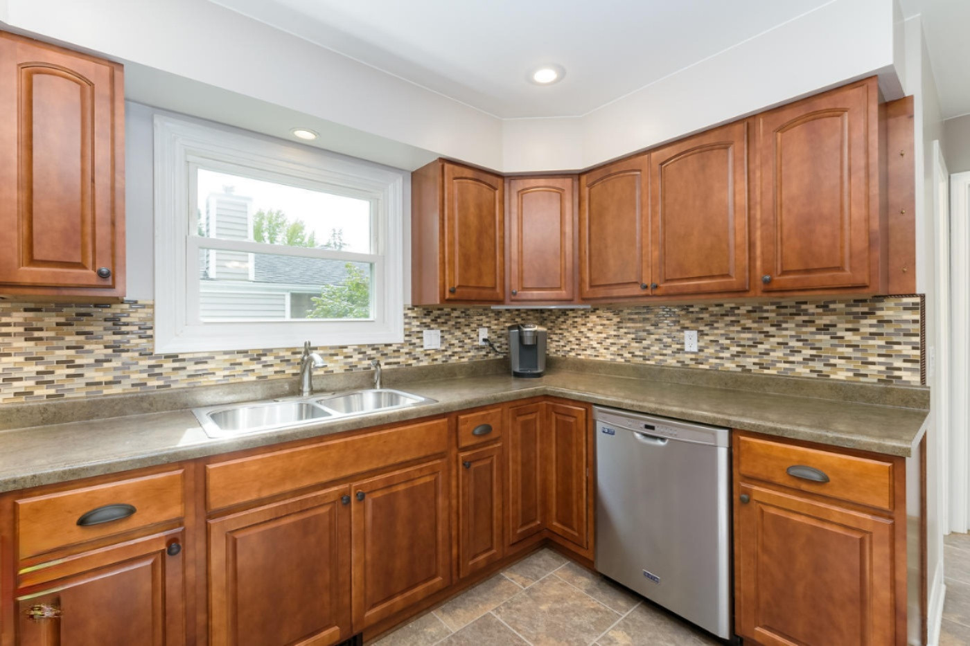 6725 Rothbury Street Portage, MI 49024 - Photo 5 of 35 Rothbury_St_6725_Portage_49024-12