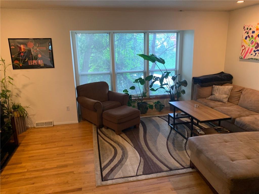 17 Hemingway Street Pittsburgh, PA 15213 - Photo 2 of 16 Gallery Image 2
