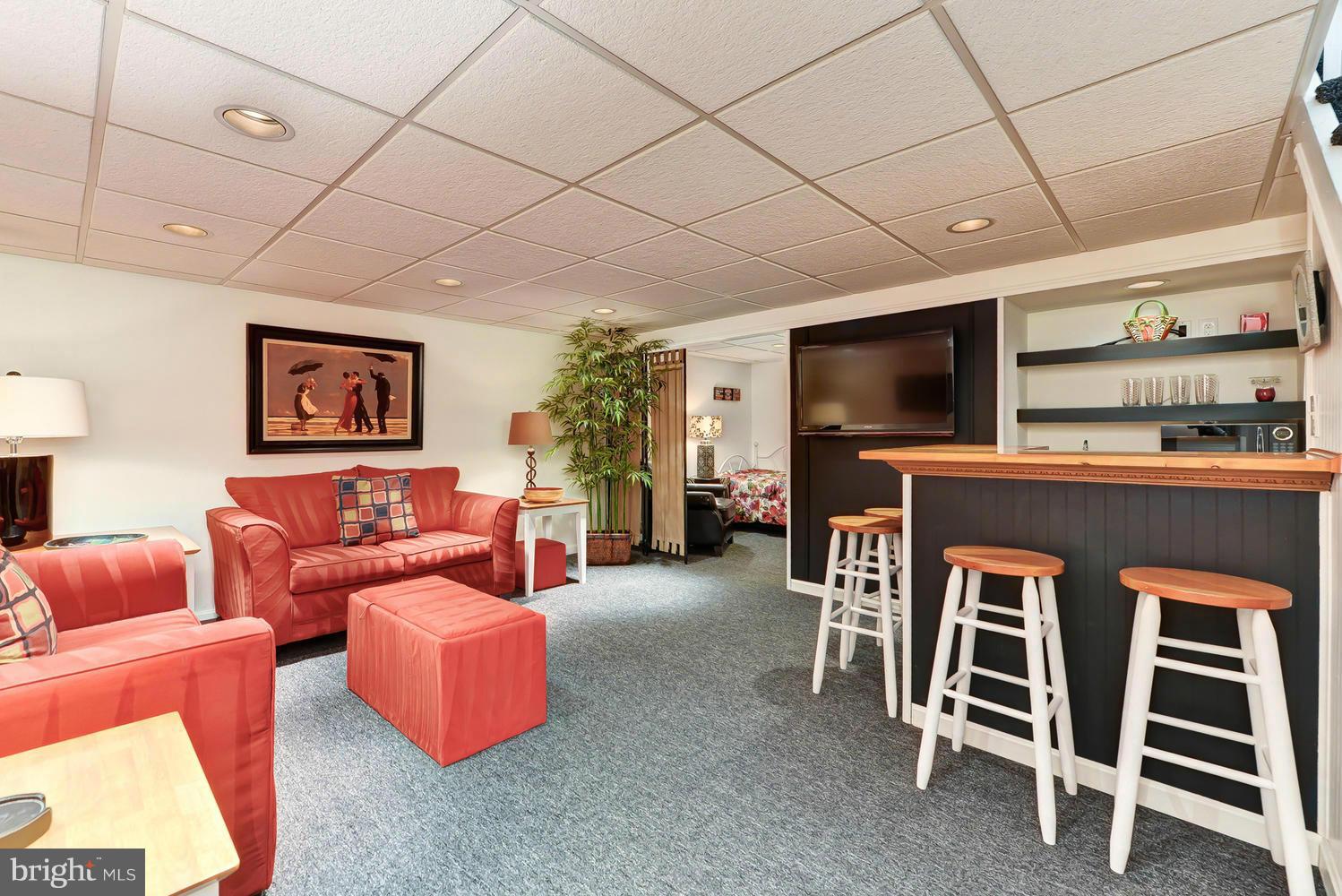4926 South Chesterfield Road Arlington, VA 22206 - Photo 12 of 26 Family Room