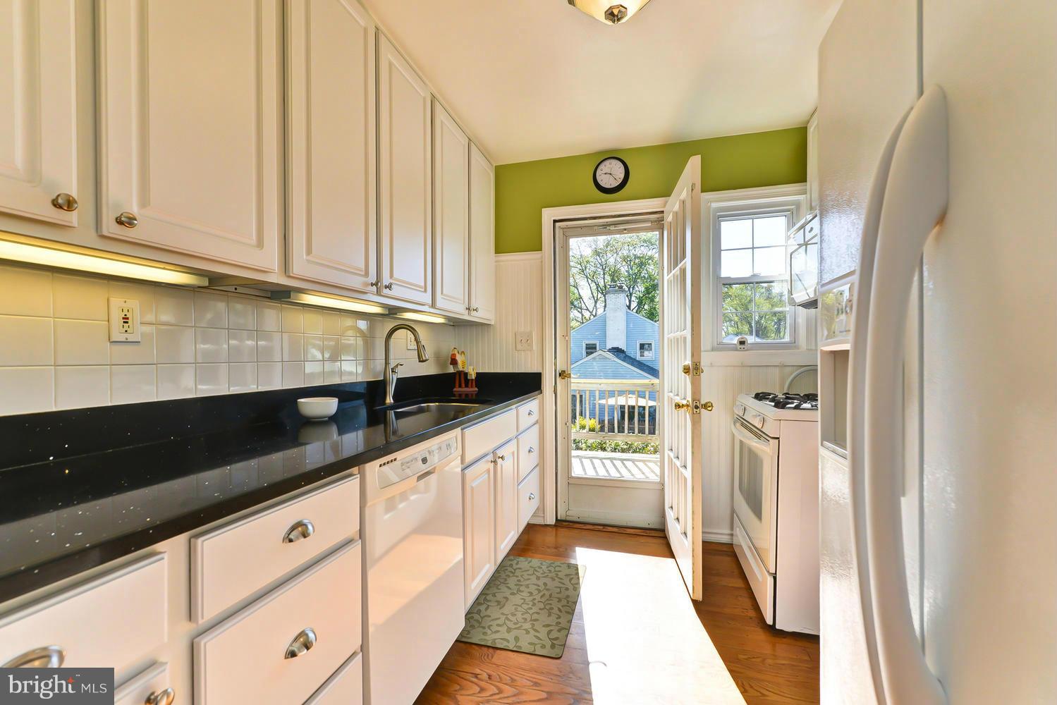 4926 South Chesterfield Road Arlington, VA 22206 - Photo 6 of 26 Kitchen