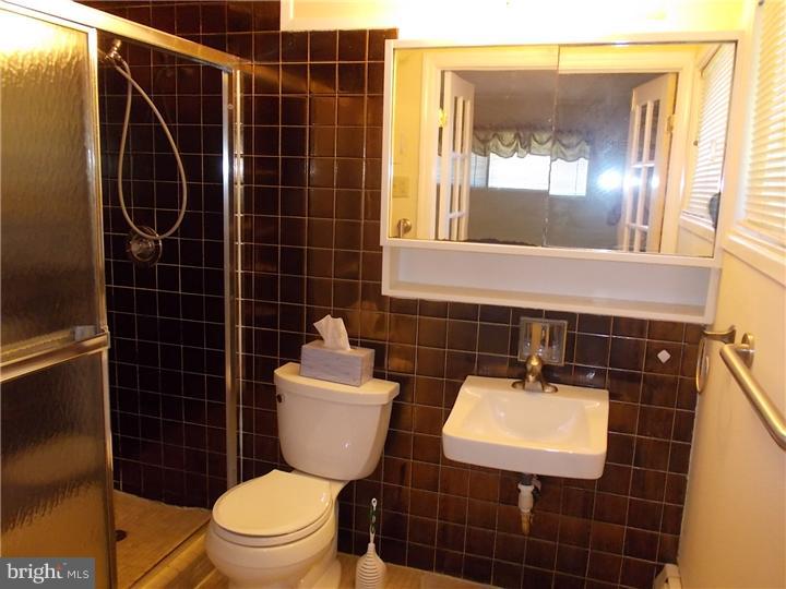12 Roving Road Levittown, PA 19056 - Photo 17 of 25 Master Bathroom