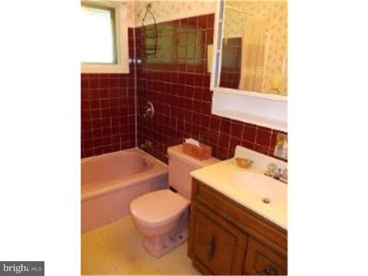 12 Roving Road Levittown, PA 19056 - Photo 18 of 25 Bathroom
