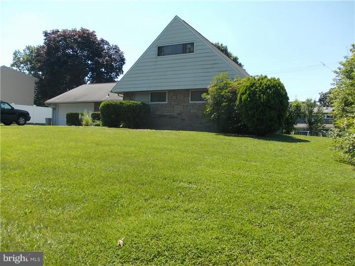 12 Roving Road Levittown, PA 19056 - Photo 4 of 25 Exterior