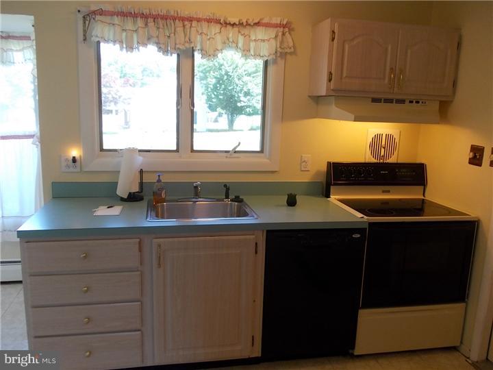 12 Roving Road Levittown, PA 19056 - Photo 6 of 25 Kitchen