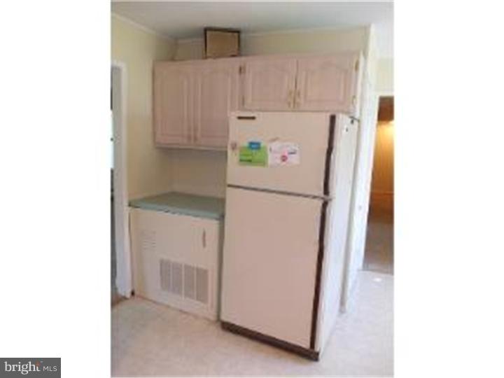 12 Roving Road Levittown, PA 19056 - Photo 9 of 25 Kitchen