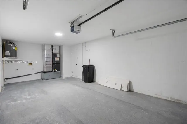 a view of a livingroom with closet