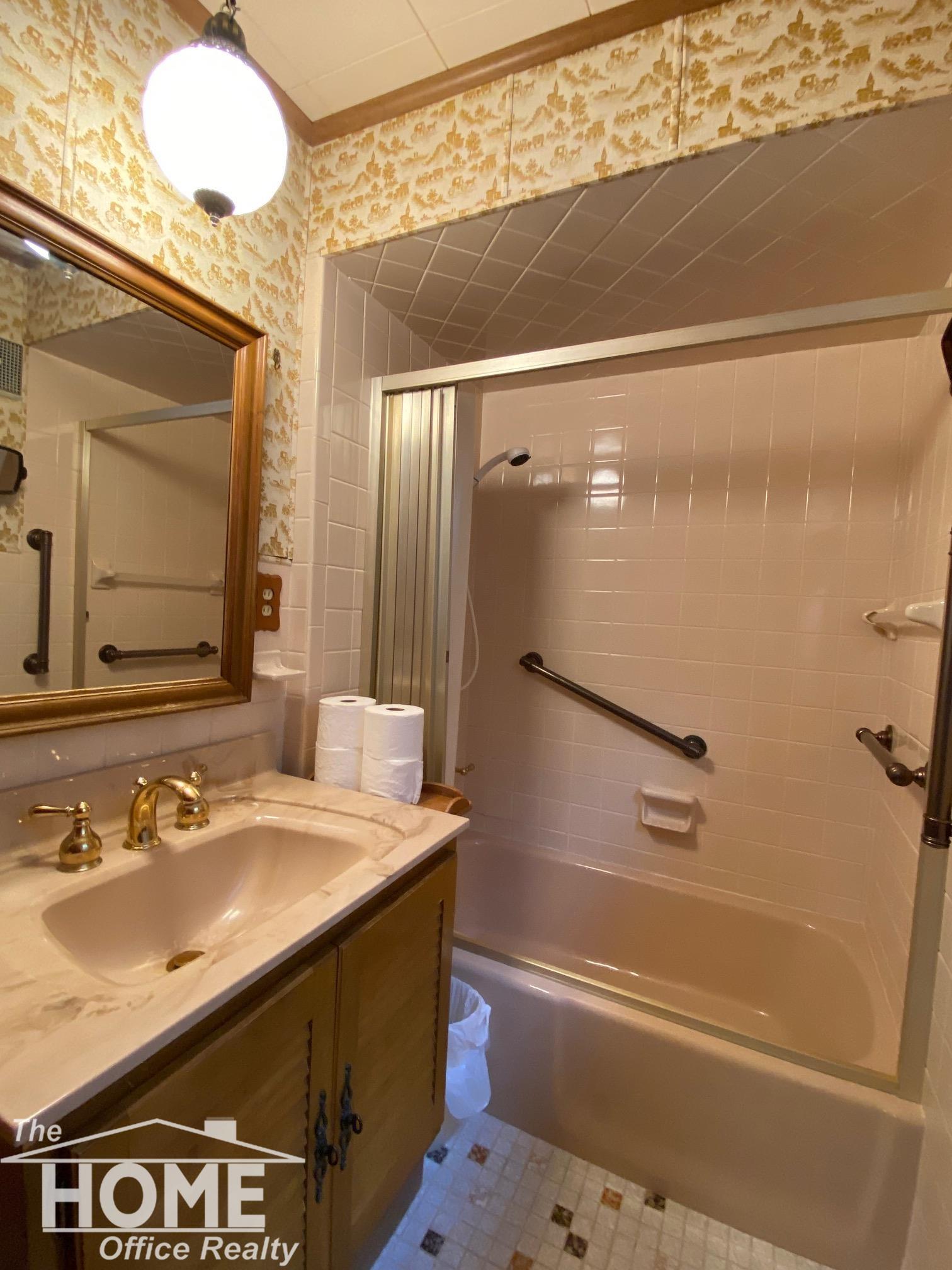 1701 West Riley Road Owosso, MI 48867 - Photo 17 of 36 50106722-16.JPG