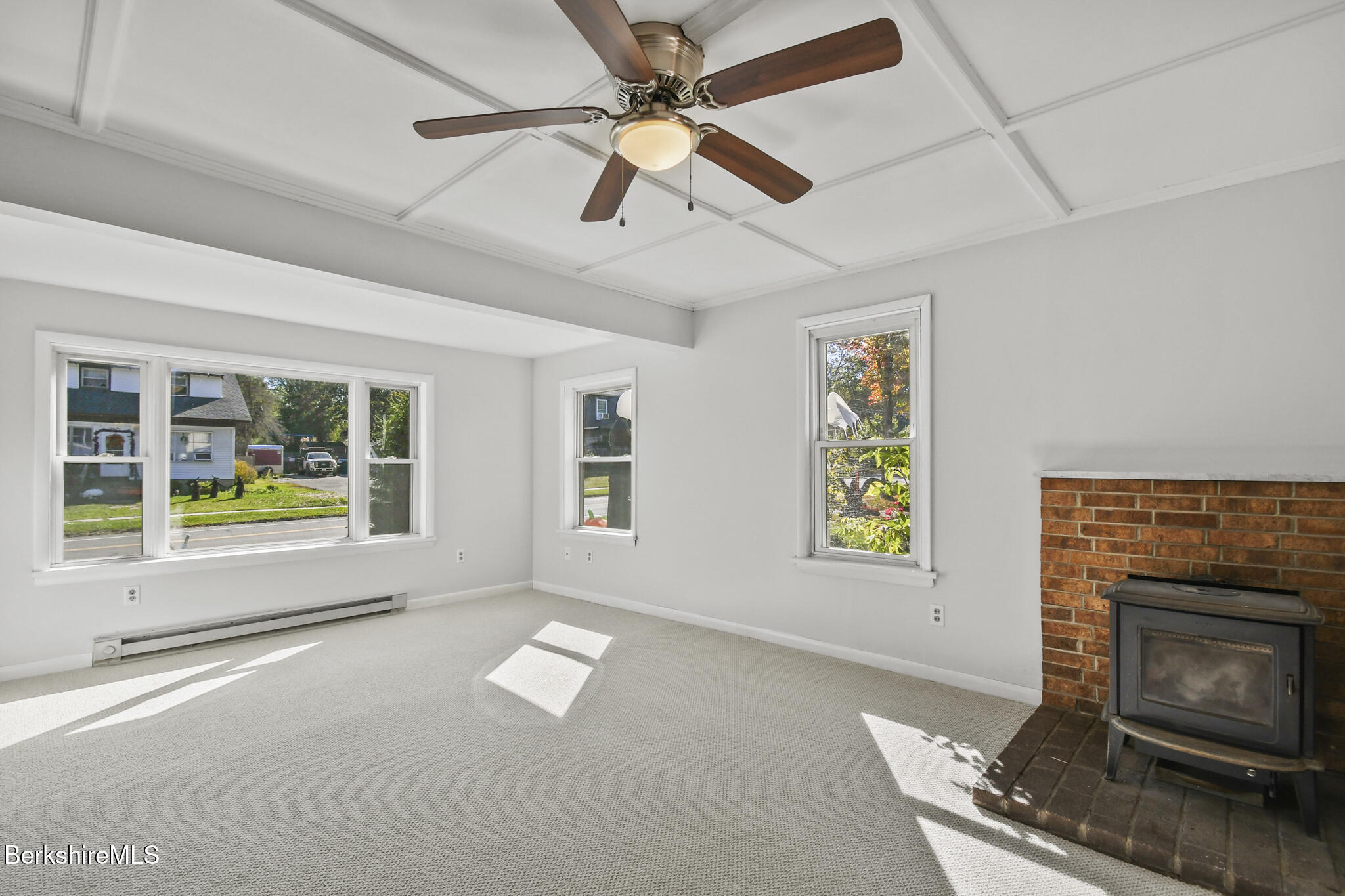 66 Holmes Road Pittsfield, MA 01201 - Photo 11 of 37 66 Holmes RoadPittsfieldMA 01201-12