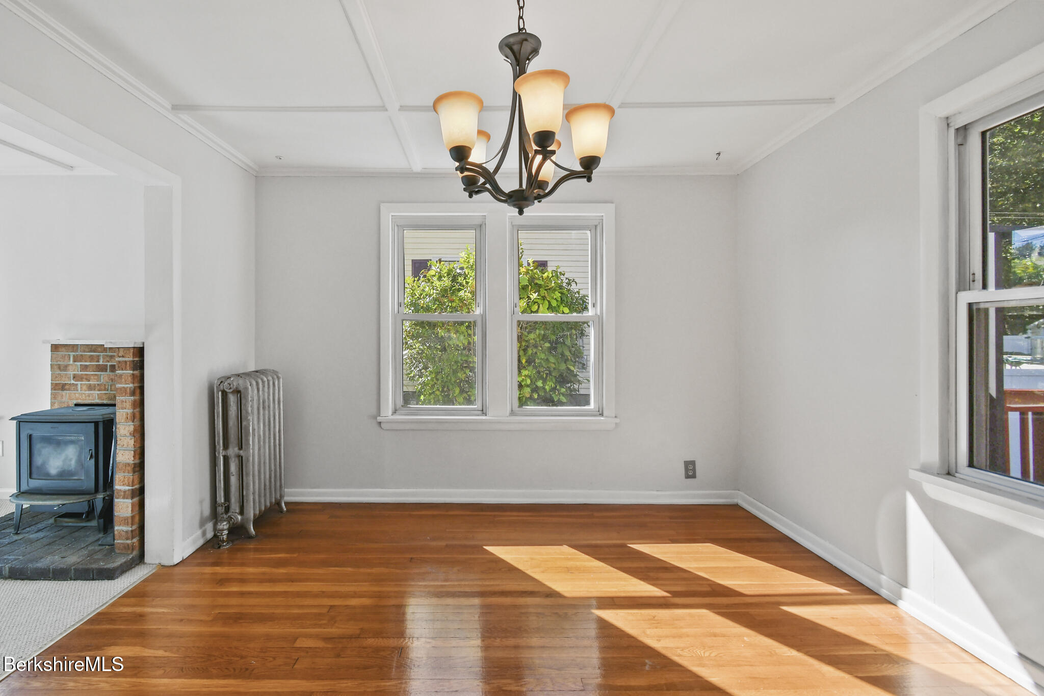 66 Holmes Road Pittsfield, MA 01201 - Photo 20 of 37 66 Holmes RoadPittsfieldMA 01201-19