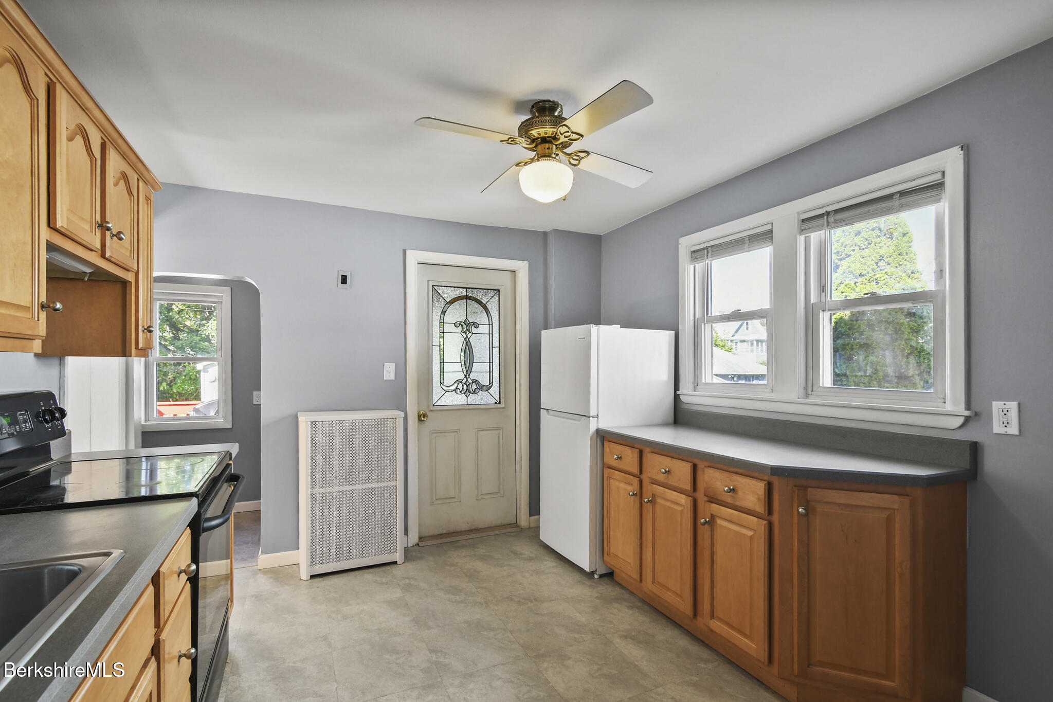 66 Holmes Road Pittsfield, MA 01201 - Photo 26 of 37 66 Holmes RoadPittsfieldMA 01201-25