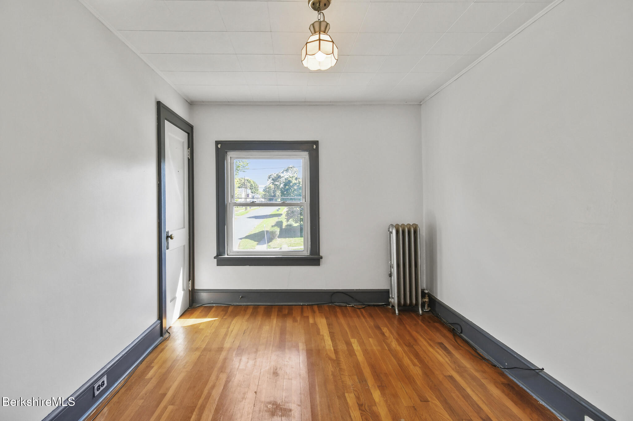 66 Holmes Road Pittsfield, MA 01201 - Photo 27 of 37 66 Holmes RoadPittsfieldMA 01201-26