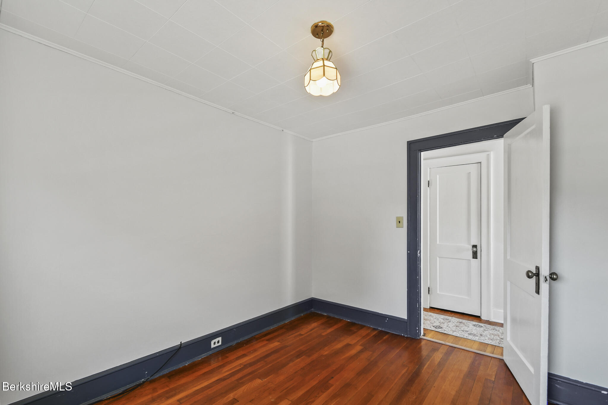 66 Holmes Road Pittsfield, MA 01201 - Photo 29 of 37 66 Holmes RoadPittsfieldMA 01201-27