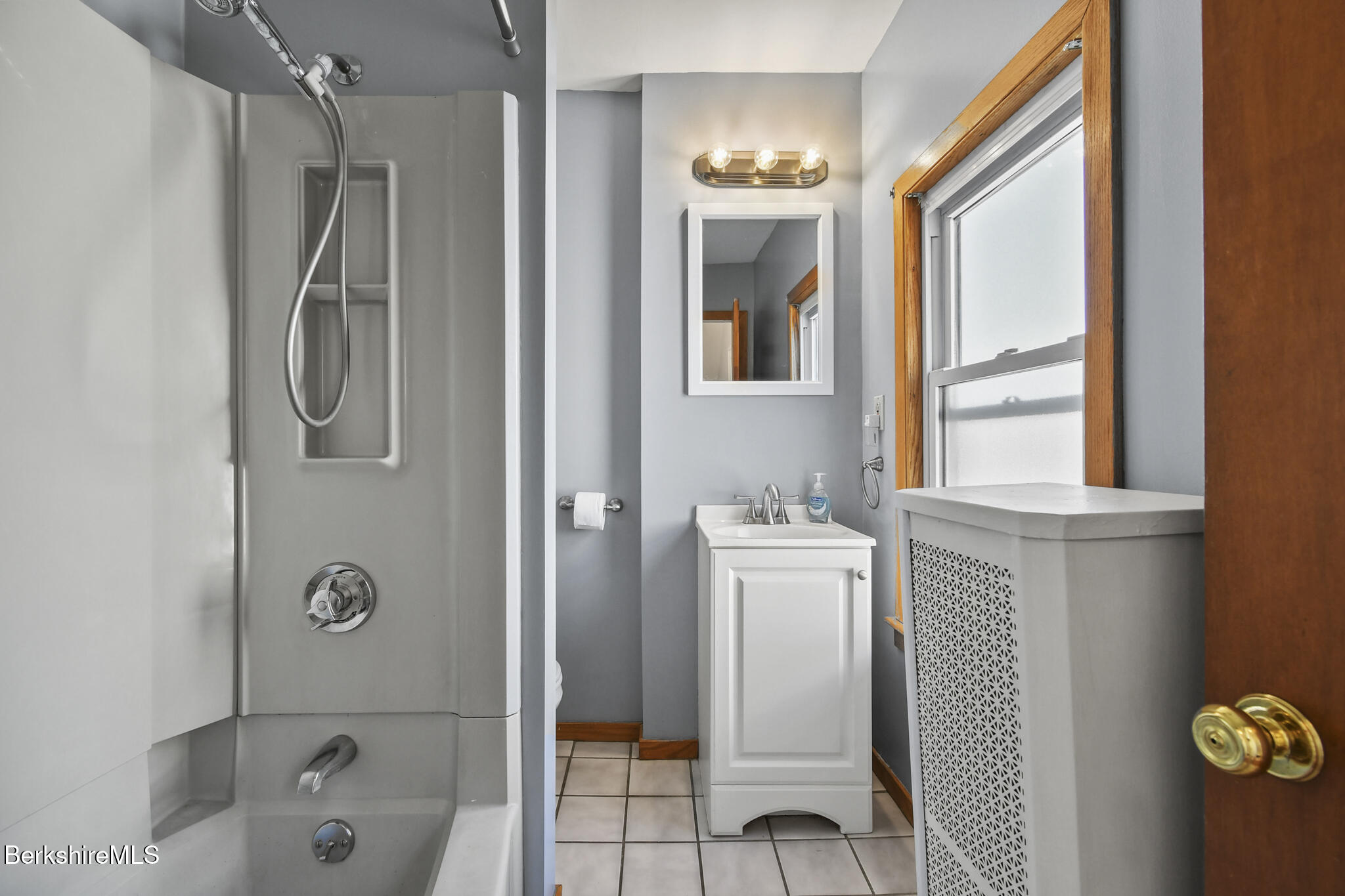 66 Holmes Road Pittsfield, MA 01201 - Photo 36 of 37 66 Holmes RoadPittsfieldMA 01201-32