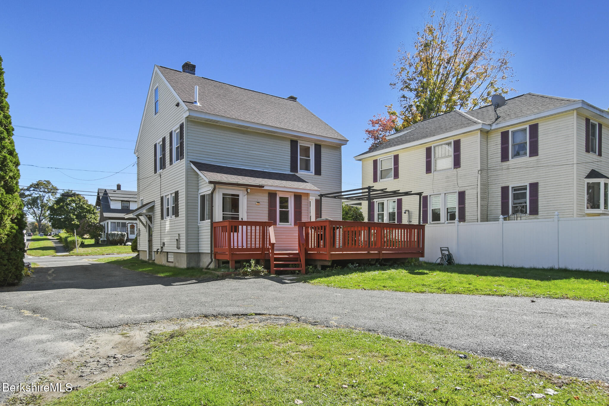 66 Holmes Road Pittsfield, MA 01201 - Photo 5 of 37 66 Holmes RoadPittsfieldMA 01201-06