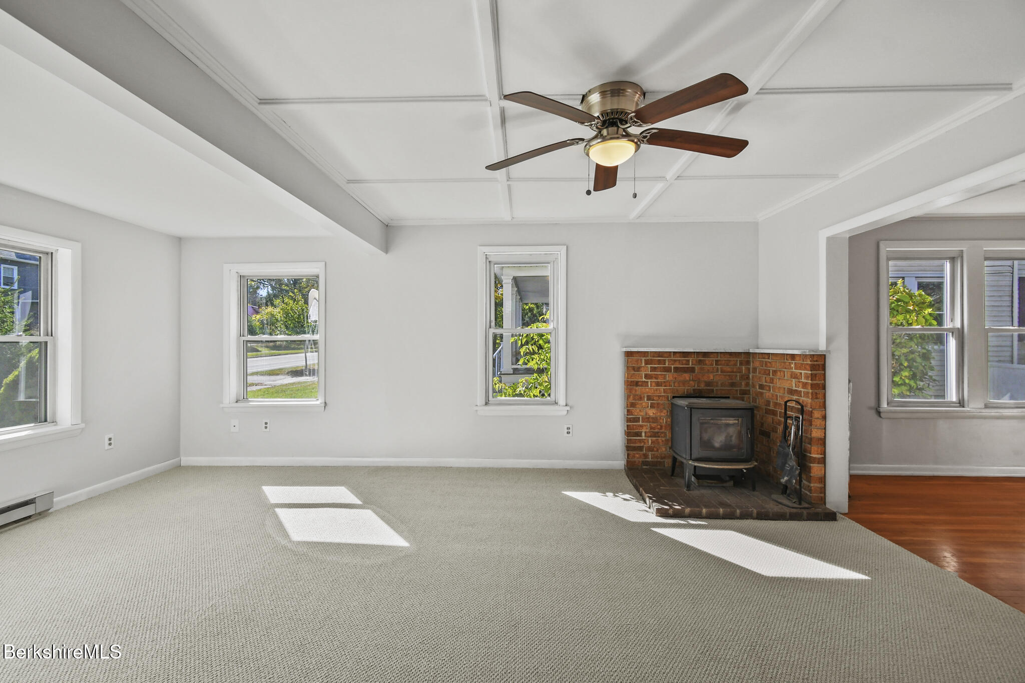 66 Holmes Road Pittsfield, MA 01201 - Photo 10 of 37 66 Holmes RoadPittsfieldMA 01201-11