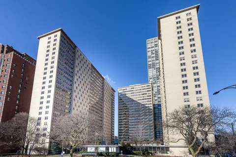 $289,000 | 3950 North Lake Shore Drive, Unit 1006B, Chicago, IL 60613