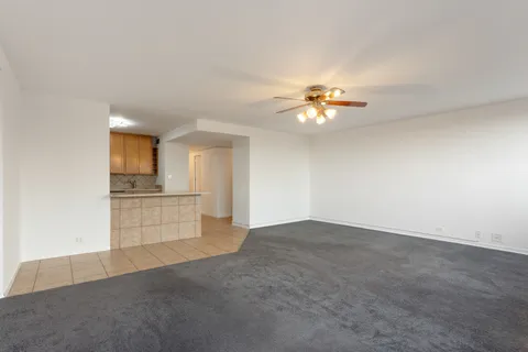 $289,000 | 3950 North Lake Shore Drive, Unit 1006B, Chicago, IL 60613