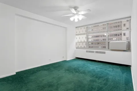 $289,000 | 3950 North Lake Shore Drive, Unit 1006B, Chicago, IL 60613