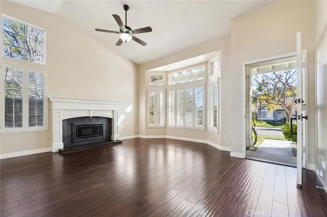 $799,900 | 23301 Preston Way, Valencia, CA 91354