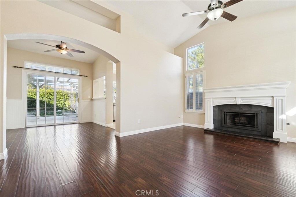 23301 Preston Way Valencia, CA 91354 - Photo 4 of 55