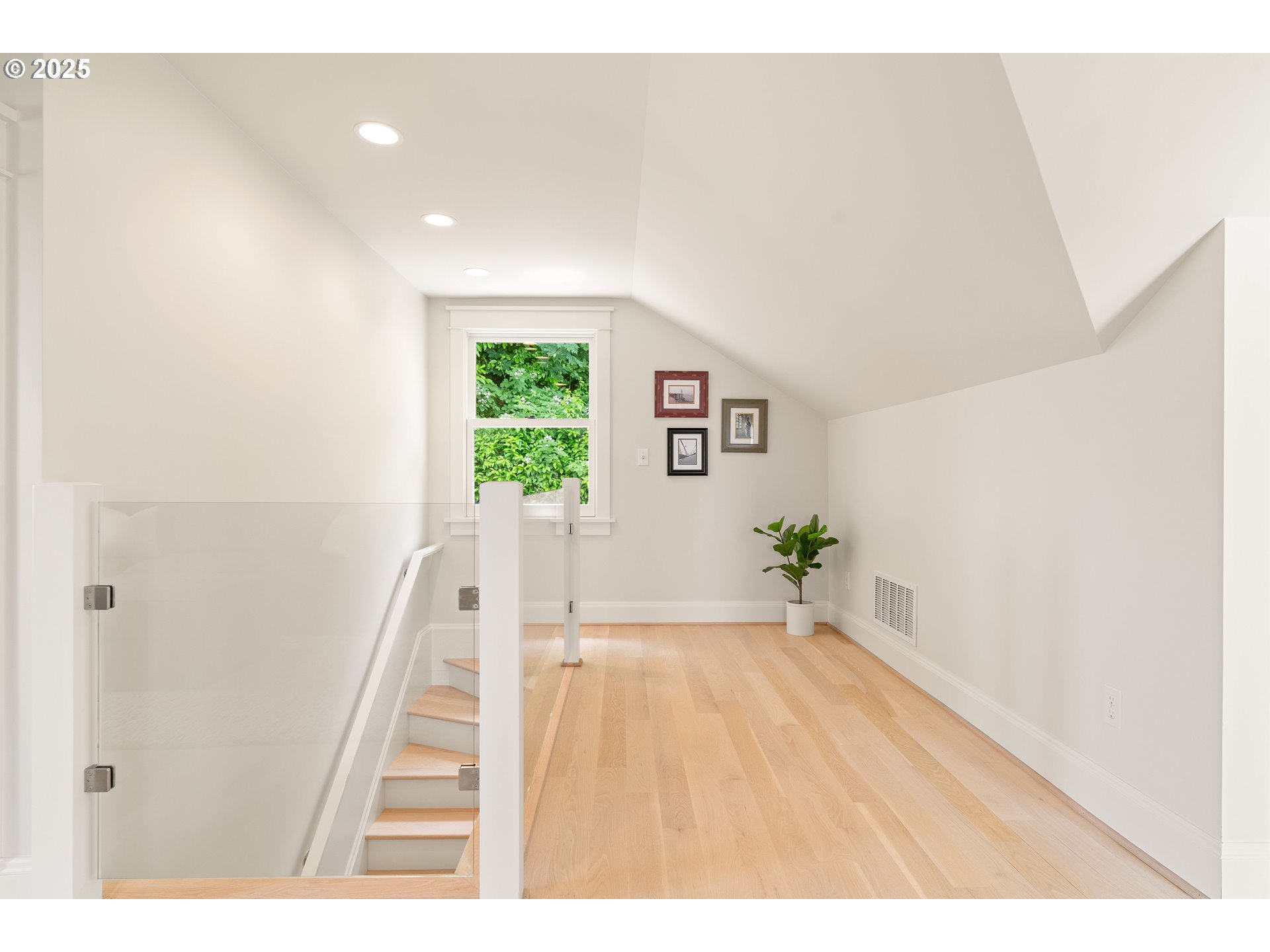 2862 Northwest Westover Road Portland, OR 97210 - Photo 33 of 48 Gallery Image 33