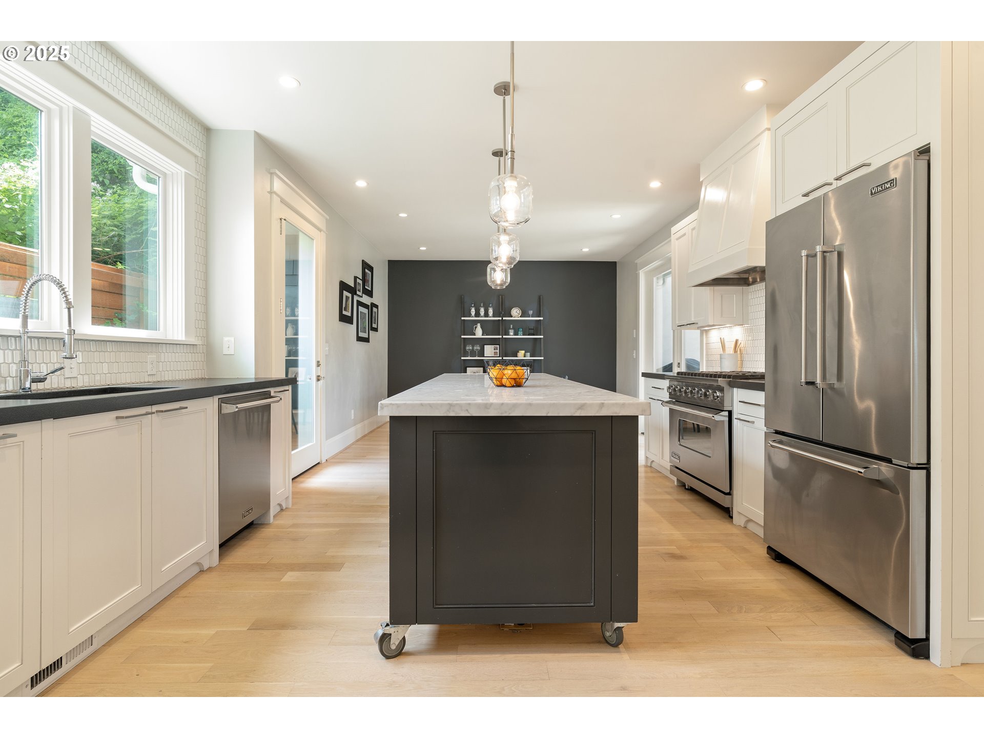 2862 Northwest Westover Road Portland, OR 97210 - Photo 6 of 48 Gallery Image 6