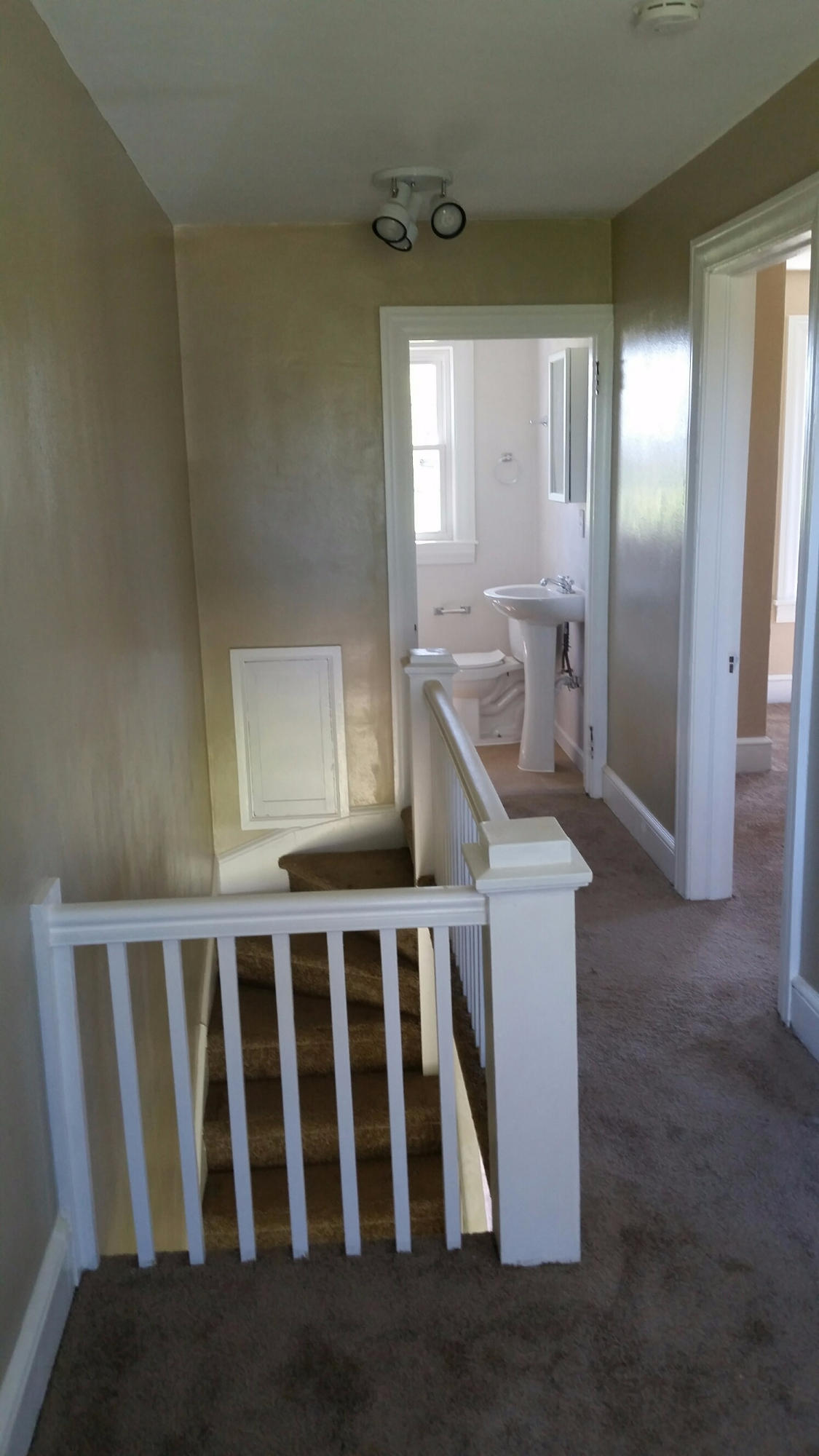 3204 Cove Road Roanoke, VA 24017 - Photo 16 of 17 Upstairs Hall