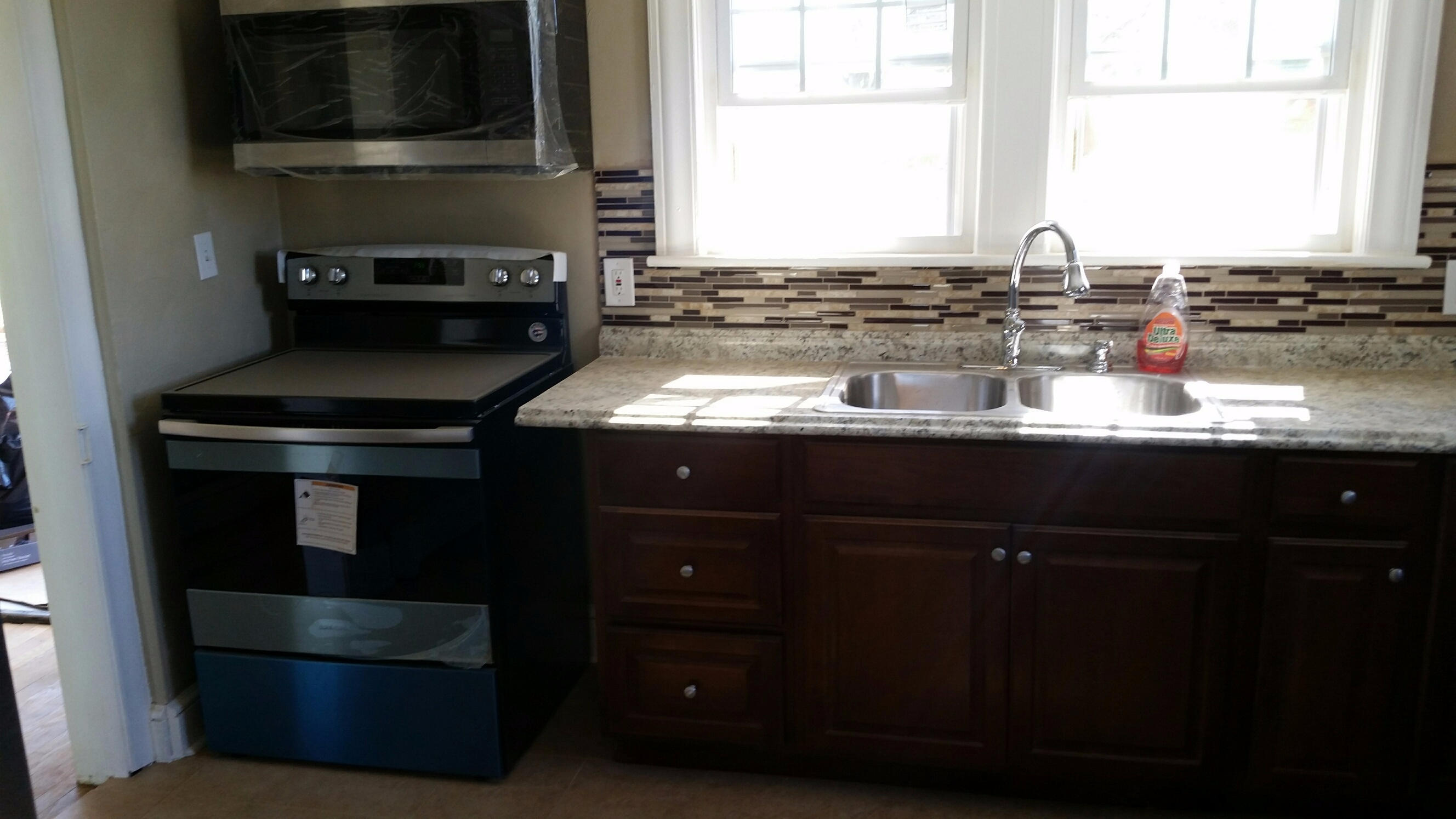 3204 Cove Road Roanoke, VA 24017 - Photo 4 of 17 Kitchen