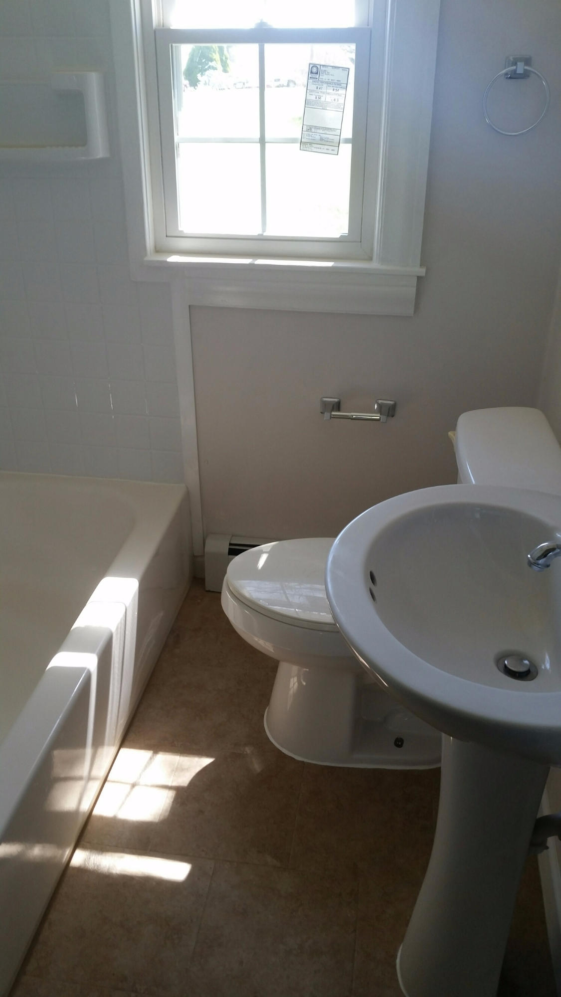 3204 Cove Road Roanoke, VA 24017 - Photo 10 of 17 Bathroom