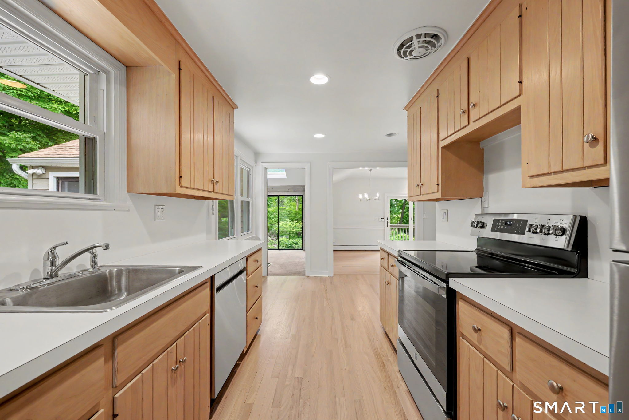 27 Apple Lane Redding, CT 06896 - Photo 18 of 40