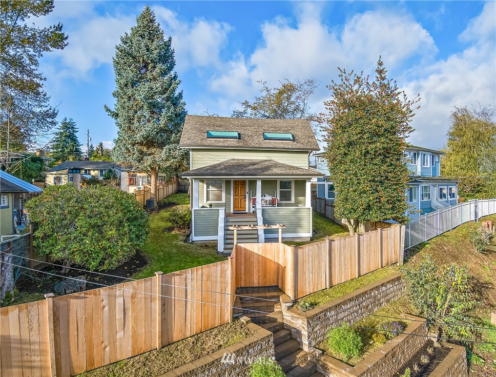 10415 Renton Avenue South Seattle, WA 98178 - Photo 2 of 29 Gallery Image 2