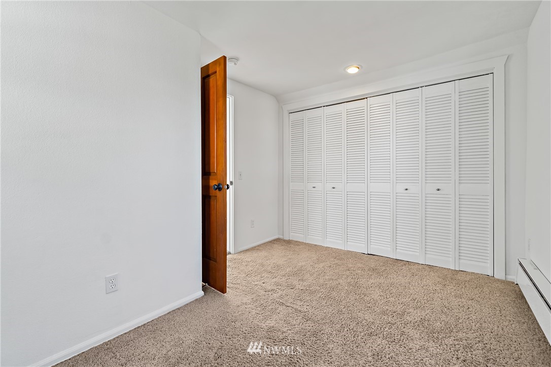 10415 Renton Avenue South Seattle, WA 98178 - Photo 18 of 29 Gallery Image 18