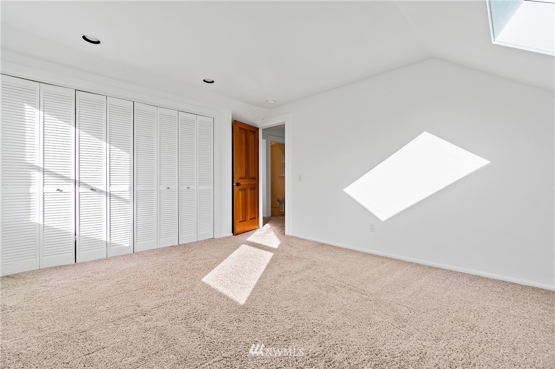 10415 Renton Avenue South Seattle, WA 98178 - Photo 21 of 29 Gallery Image 21
