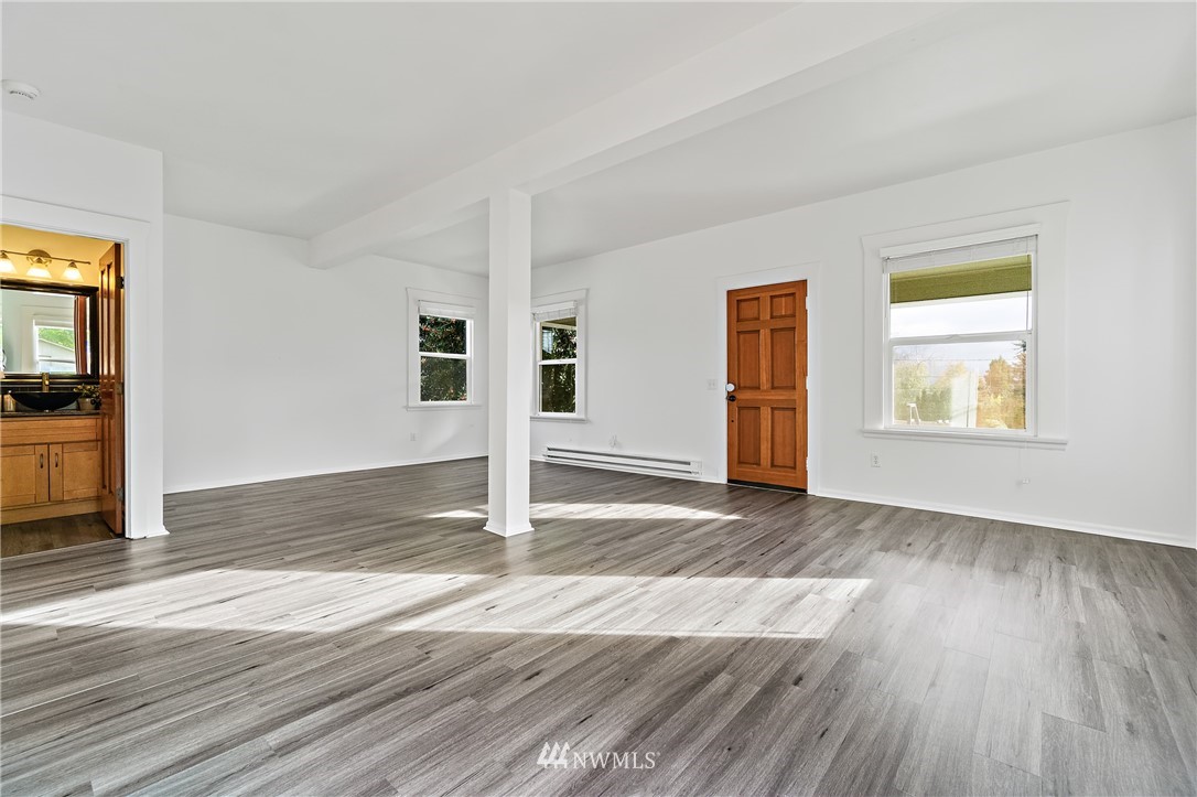 10415 Renton Avenue South Seattle, WA 98178 - Photo 9 of 29 Gallery Image 9