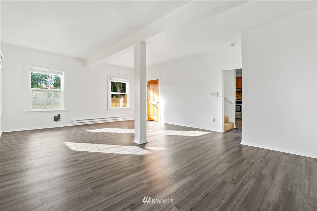 10415 Renton Avenue South Seattle, WA 98178 - Photo 10 of 29 Gallery Image 10