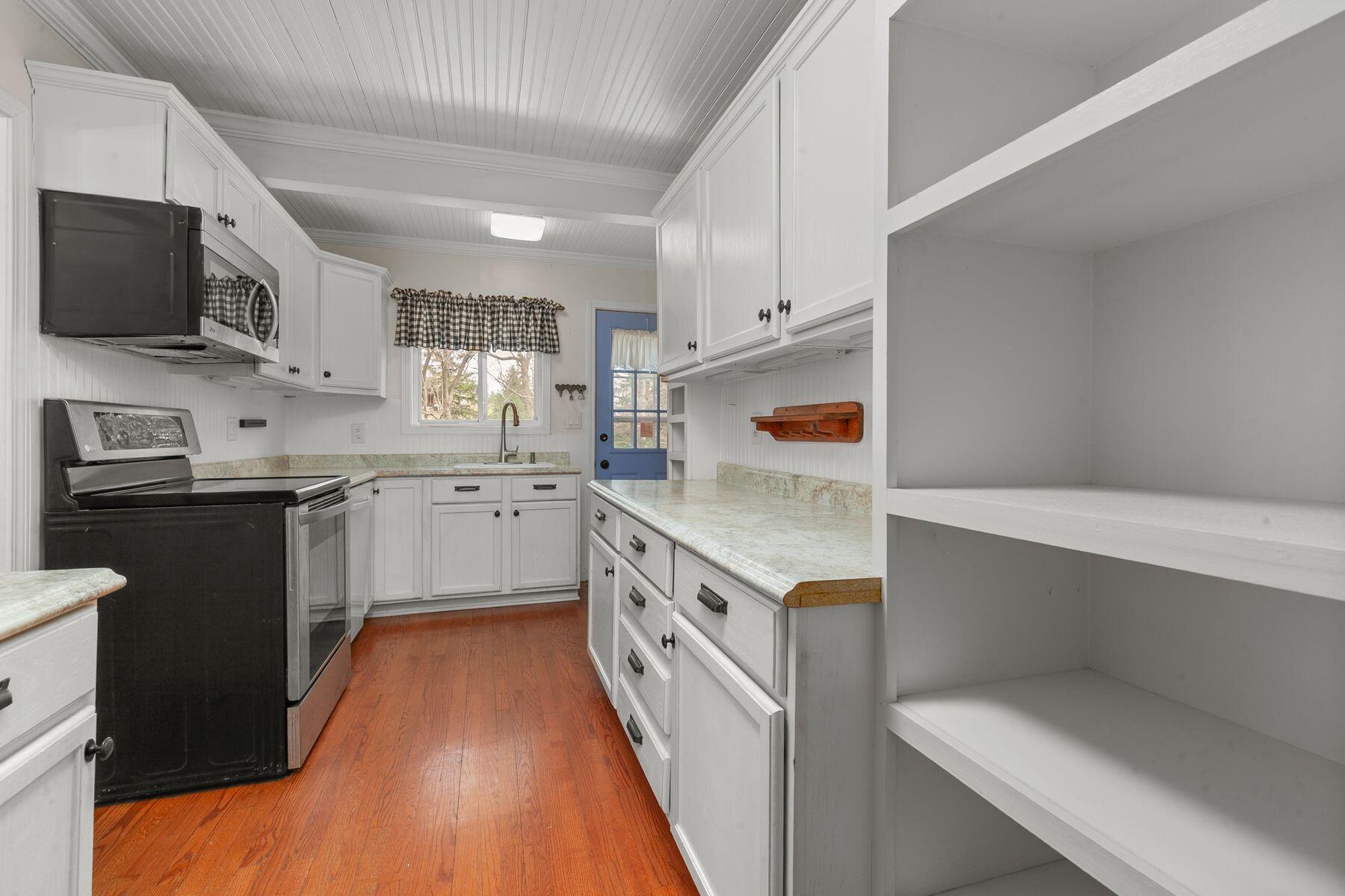 40420 102nd Street Randall, WI 53128 - Photo 11 of 32 Kitchen