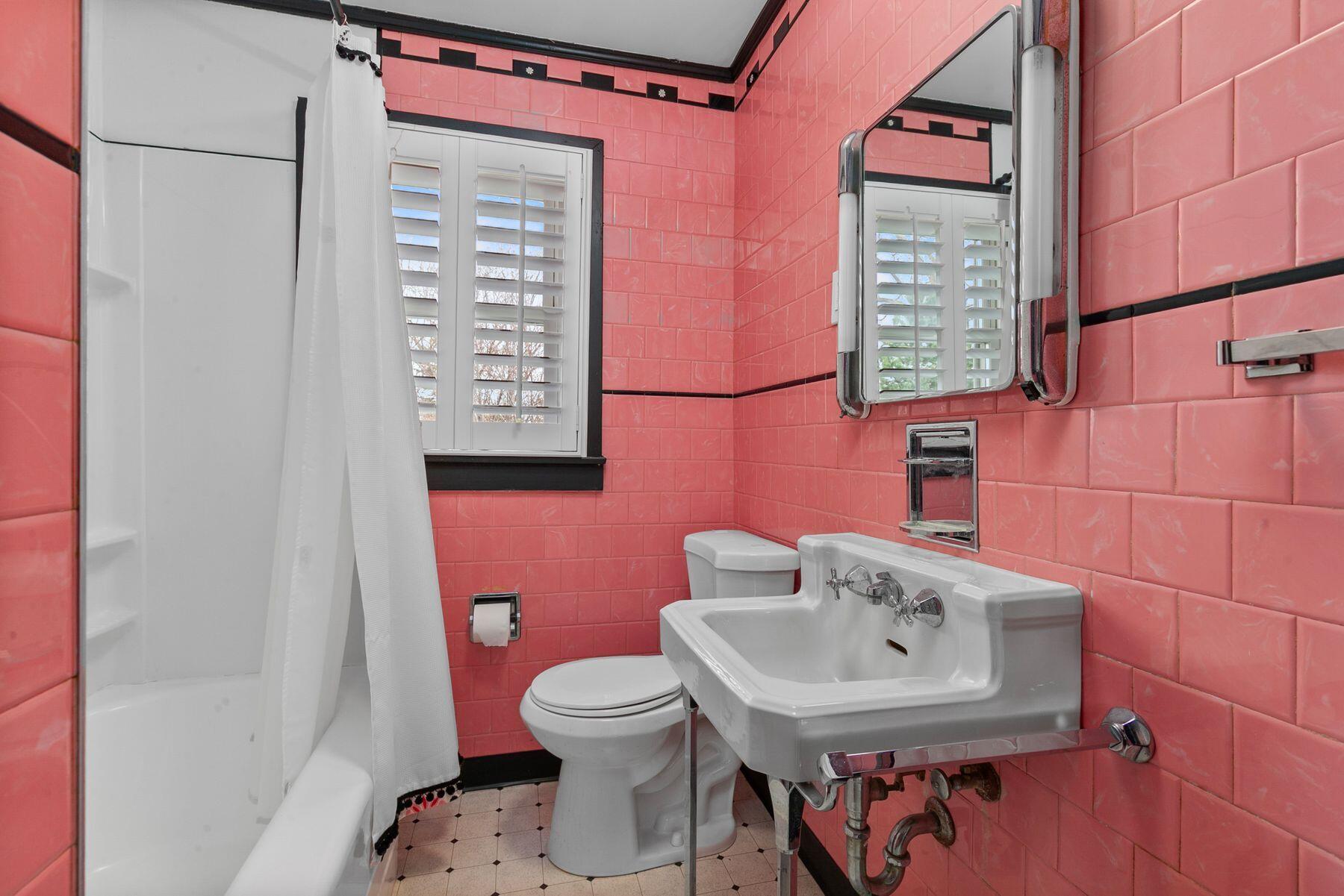 40420 102nd Street Randall, WI 53128 - Photo 22 of 32 Full Bath Upstairs