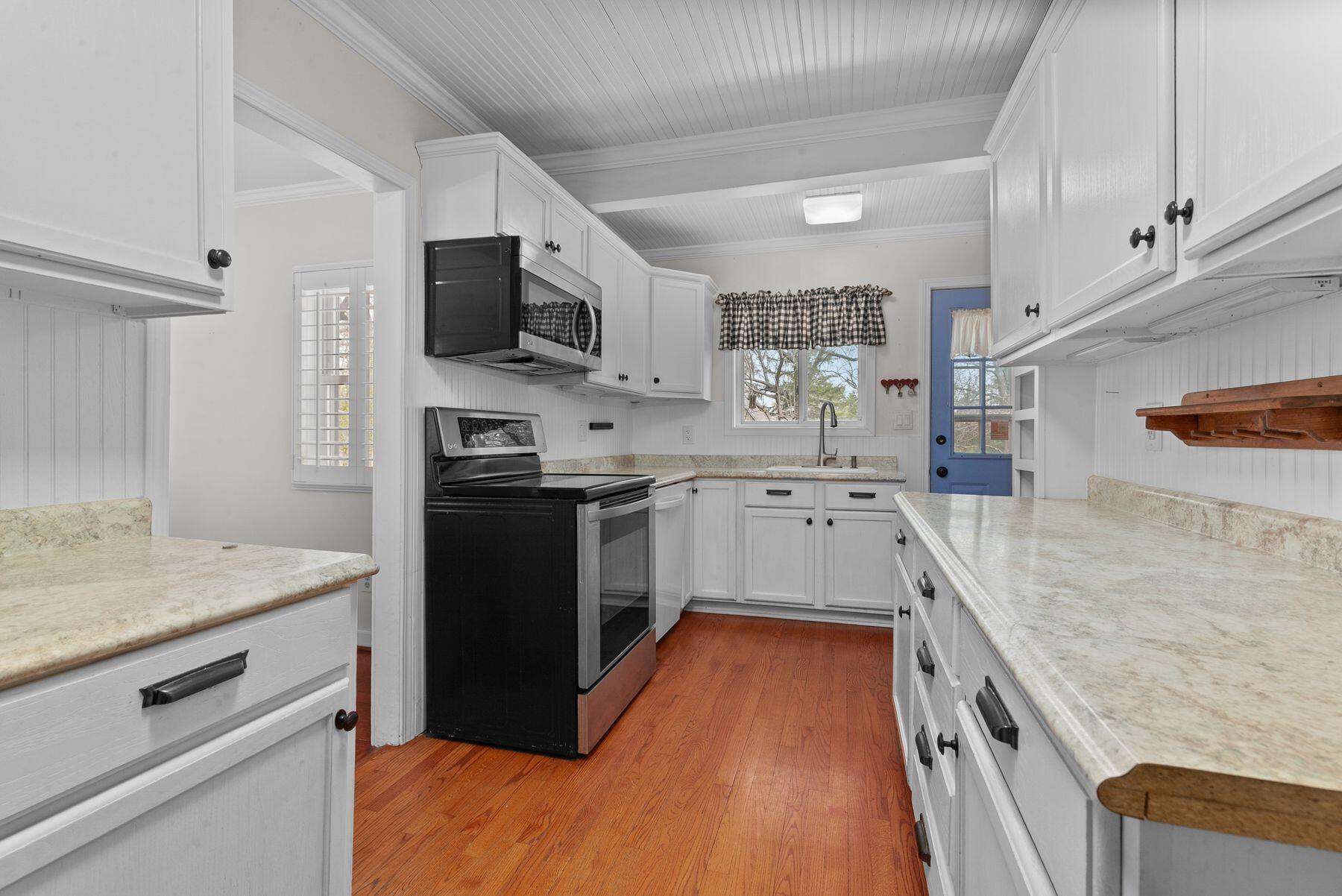 40420 102nd Street Randall, WI 53128 - Photo 10 of 32 Kitchen