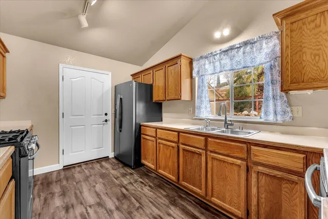 $420,000 | 662 Ansley Court, Redding, CA 96003