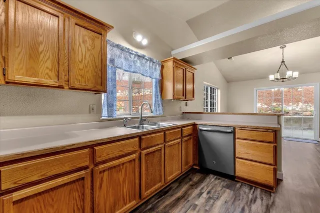 $420,000 | 662 Ansley Court, Redding, CA 96003