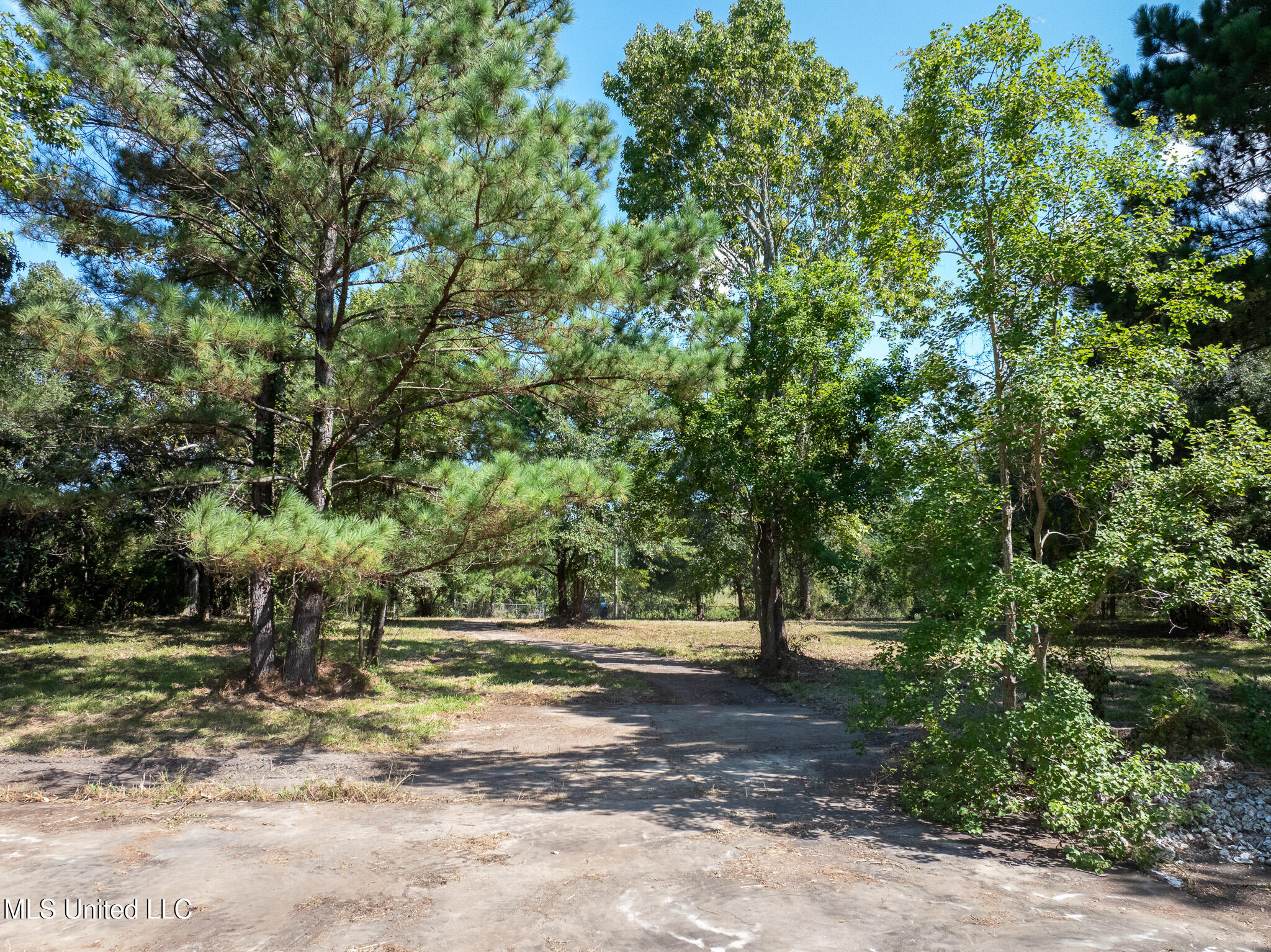10232 Goodman Road D'Iberville, MS 39540 - Photo 4 of 23 DJI_20250820102916_0040_D