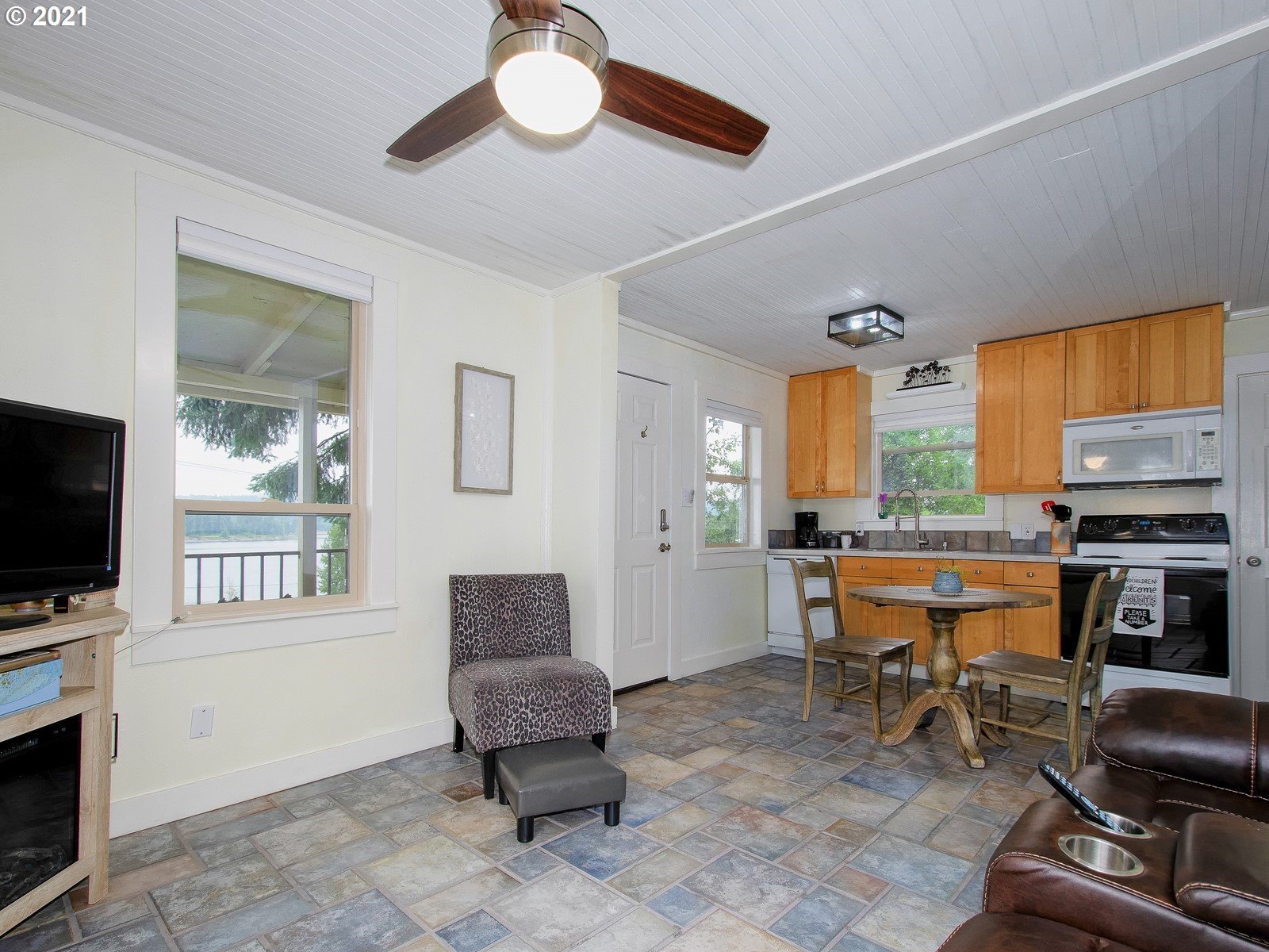 2980 Northeast Rasmussen Road Corbett, OR 97019 - Photo 14 of 29 Gallery Image 14