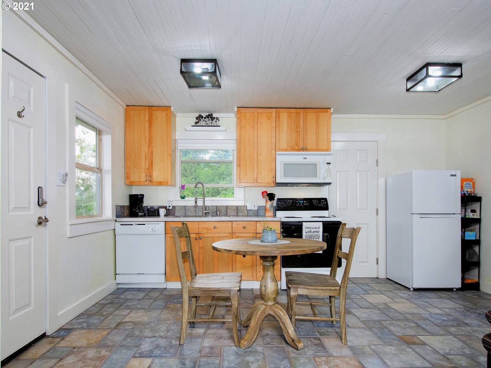 2980 Northeast Rasmussen Road Corbett, OR 97019 - Photo 6 of 29 Gallery Image 6