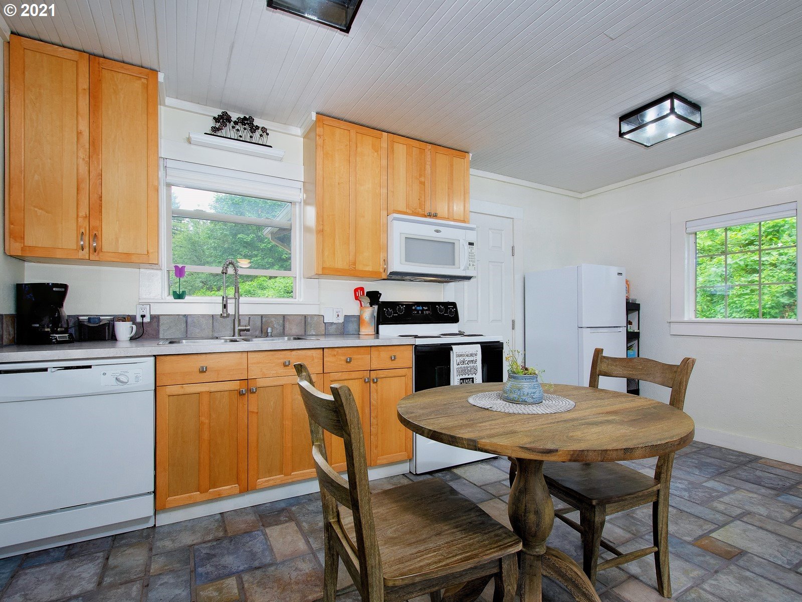 2980 Northeast Rasmussen Road Corbett, OR 97019 - Photo 8 of 29 Gallery Image 8
