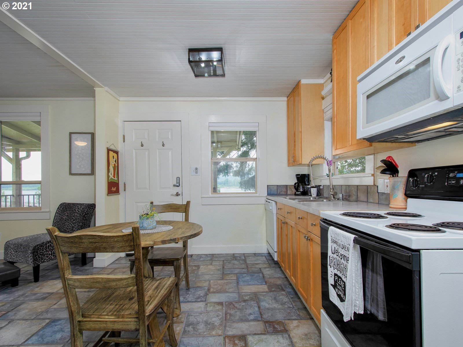 2980 Northeast Rasmussen Road Corbett, OR 97019 - Photo 10 of 29 Gallery Image 10