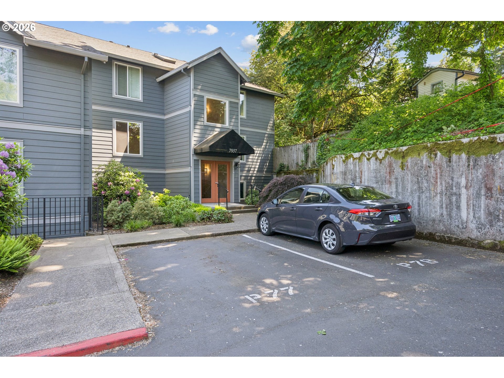 7937 Southwest 40th Avenue, Unit I Portland, OR 97219 - Photo 2 of 48 Parking