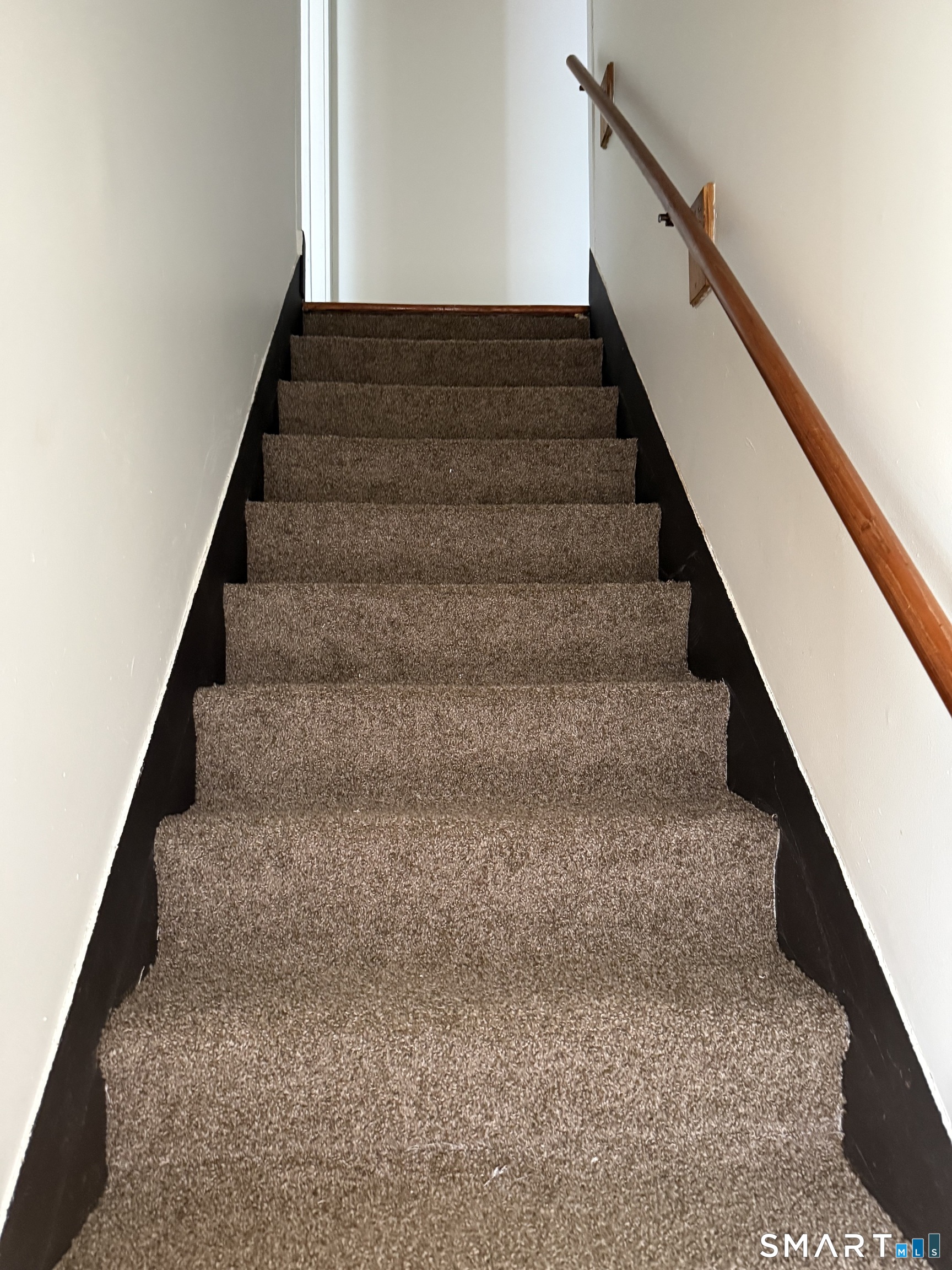 38 Read Street New Haven, CT 06511 - Photo 5 of 10 a view of entryway