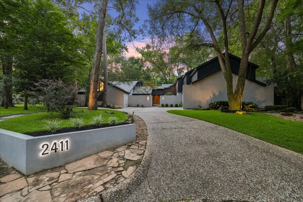 $1,375,000 | 2411 Oakbank Drive, Kingwood, TX 77339